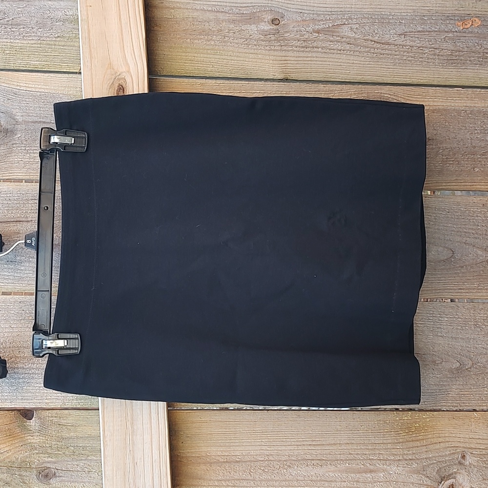 🏵️ Eileen Fisher Black Skirt